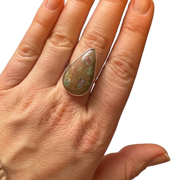 Ruby zoisite ring in sterling silver size 8 large teardrop ring - Picture 2 of 5